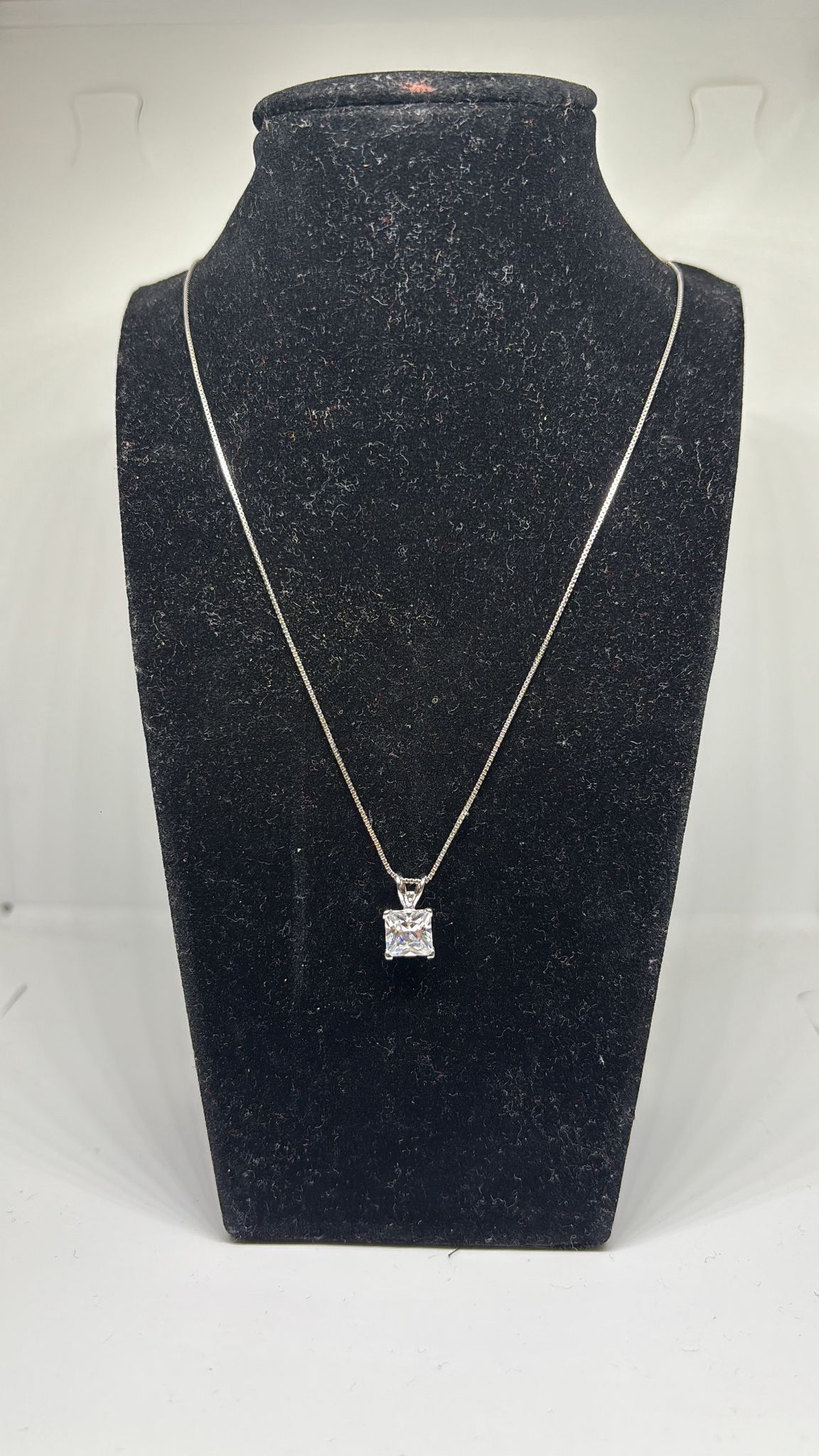 Collanina punto luce